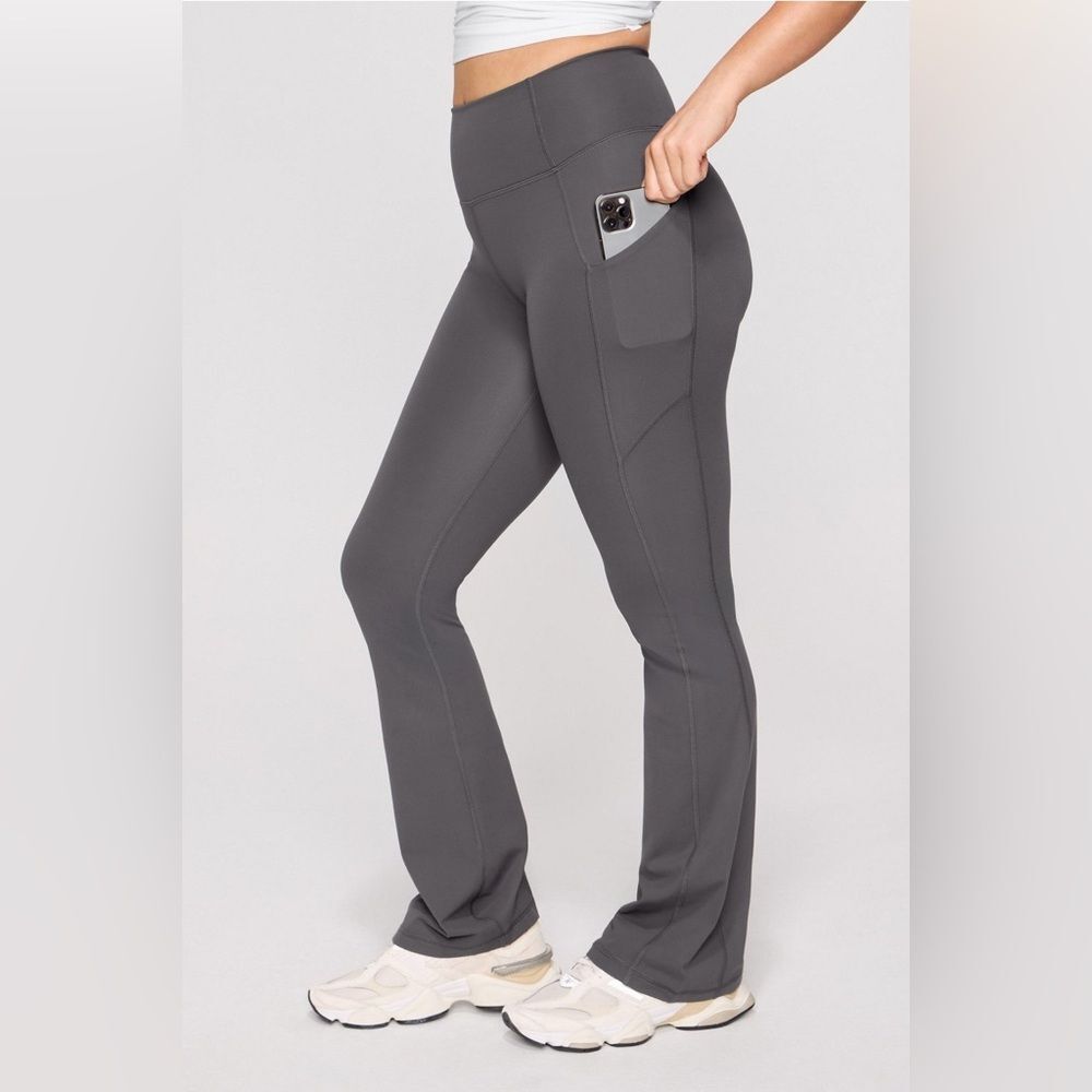 Yitty PureLuxe Everyday Kick Flare leggings size 2X with pockets grey color